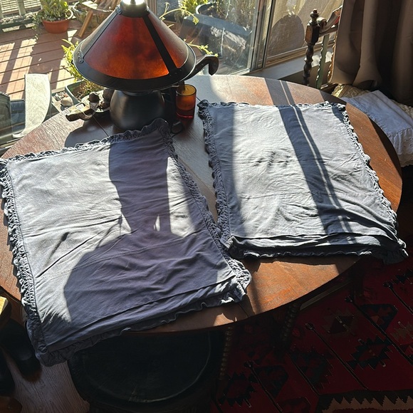 2 Anthropologie ‘Rivulets’ Ruffle Standard Pillow Shams in a dark Medallion Blue - Picture 14 of 16